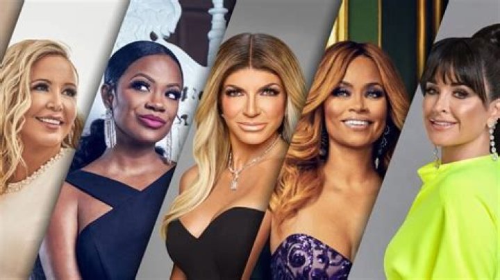 Kandi Burruss Stuns In Sparkly Dress While Posing With Ladies From Other Real Housewives Series!
