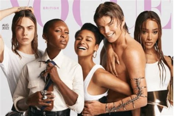 Karlie Kloss Talks Haircuts As Supermodel Unveils New Gorgeous Bob — Project Runway Season 18 Announces Return