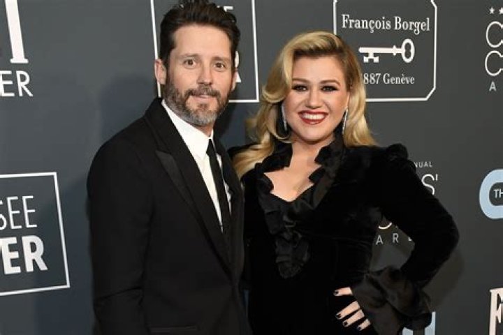 Kelly Clarkson Keeps It Real With Harsh Dating Advice For Fan Amid Brandon Blackstock Divorce