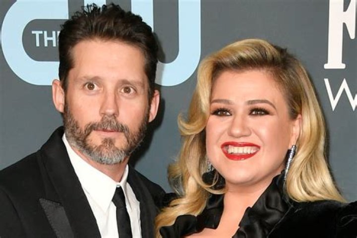 Kelly Clarkson’s Former Husband Brandon Blackstock Responds To Her Lawsuit Claiming He Defrauded Her Out Of Millions Of Dollars In His Own Legal Documents!