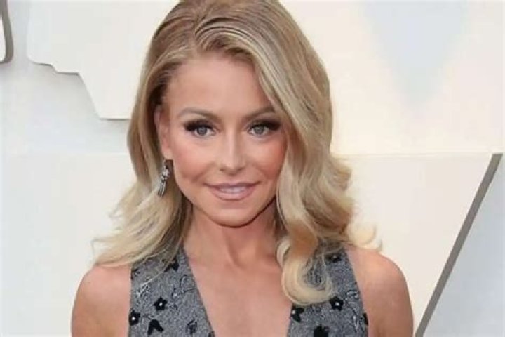 Kelly Ripa Advises Fans Not To DIY Their Haircuts While In Quarantine – ‘I Cut My Bangs Once And Never Got Over It!’