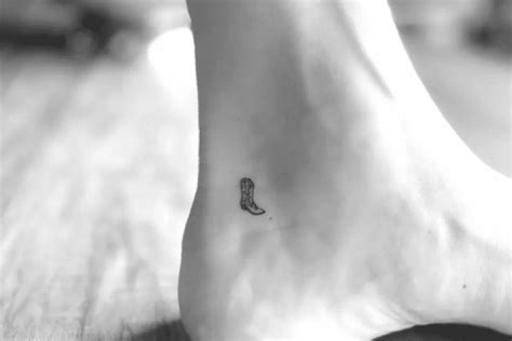 Kendall Jenner Marked The Occasion Of Her Wyoming Visit With A New, Tiny Tattoo