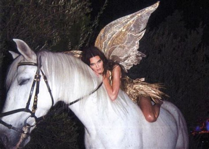 Kendall Jenner Posed On Her Knees On A Horse For Halloween And The Internet Isn’t Happy About It