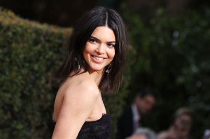 Kendall Jenner Shares Photo With The Whole KUWK Family And Meme Of Her Being The Only One Avoiding Pregnancies