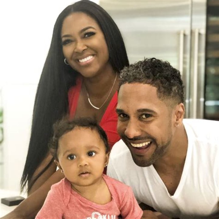 Kenya Moore Fans Are Convinced She And Marc Daly Are Back Together After She Posts Sweet Video Of Him And Their Daughter