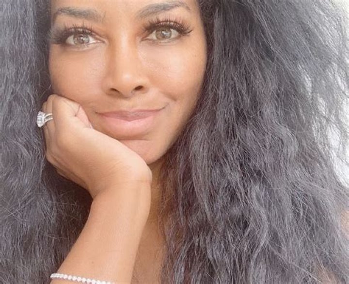 Kenya Moore Sets The Internet Ablaze With Photo Of Her Hard Abs