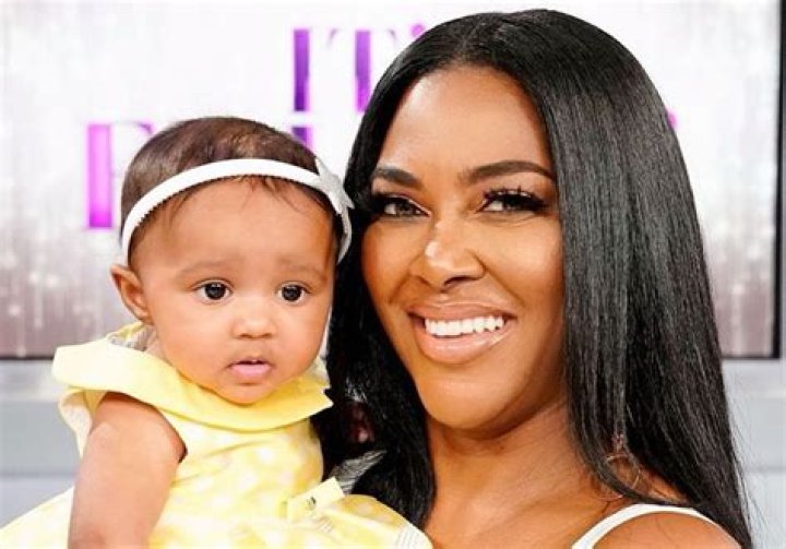 Kenya Moore’s Baby Girl, Brooklyn Daly Is Highly Entertaining In Her Latest Video – She Can Even Sit Up!