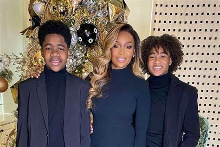 Kenya Moore’s Fans Tell Her To Beware Of Marlo Hampton