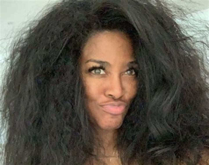 Kenya Moore’s Natural Hair In Funny Picture Has ‘RHOA’ Fans Smiling And Critics Puzzled