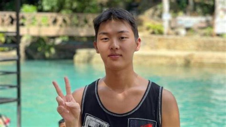 Kevin Spacey Pops Up In Seville Spain – The Actor Was Spotted Playing With A Street Band