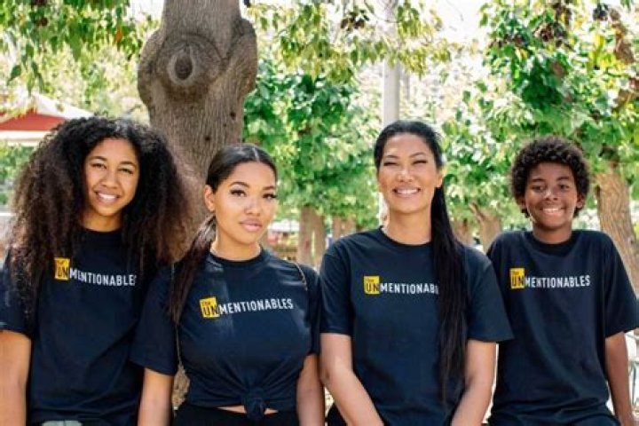 Kimora Lee Simmons Gushes Over Aoki Lee Getting Into Harvard — Shades Lori Loughlin In The Process!