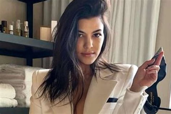 Kourtney Kardashian Is Stunning In Saint Laurent