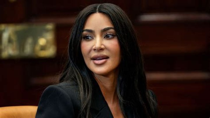 KUWK: A Worried Kim Kardashian Calls The Doctor After Witnessing Sister Khloe Cough Amid The Coronavirus Pandemic!