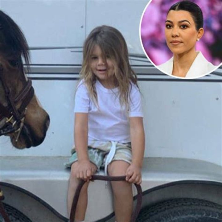 KUWK: Kourtney Kardashian Claps Back At User Criticizing Her For Not Cutting Son Reign’s Long Locks!