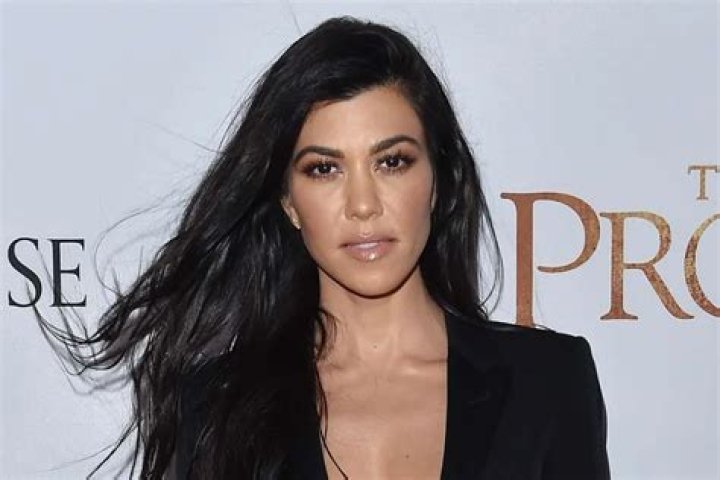 KUWK: Kourtney Kardashian Launching Poosh To Keep Up With Her Sisters