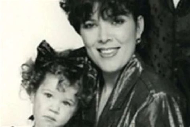 KUWK: Kris Jenner Looks Amazing In Bathing Suit Pic From Over 30 Years Ago – Which Of Her Daughters Does She Resemble Most?