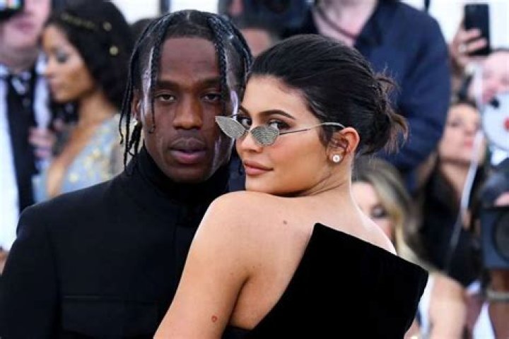 KUWK: Kylie Jenner Gives Travis Scott A Tattoo – Check Out The Vid!