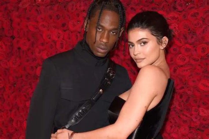 KUWK: Kylie Jenner Has Hilarious Oscars After-Parties After-Party In Limo With Travis Scott, Khloe And Kourtney Kardashian, And A Certain ‘Trolls’ Doll!