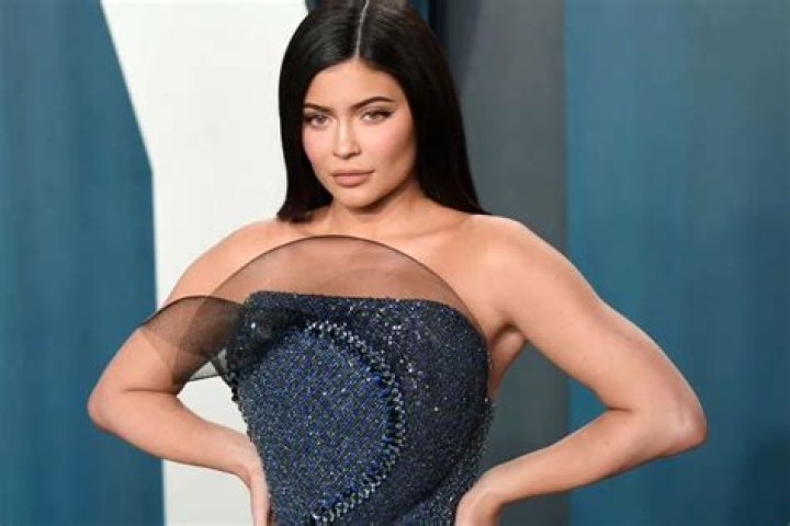 KUWK: Kylie Jenner Reveals 13% Of Kylie Cosmetics Employees Are Black And Fans Criticize Her – ‘Do Better!’