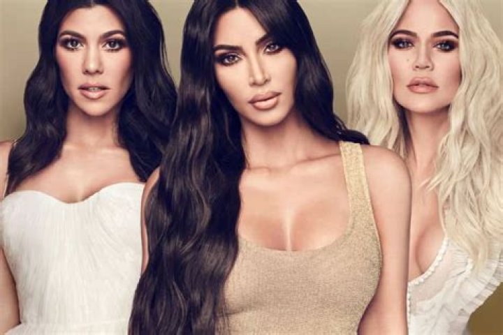 KUWTK: All Kardashian-Jenner Sisters Pose For Spice Girls Inspired Photoshoot And Saint West Cutely Joins In!