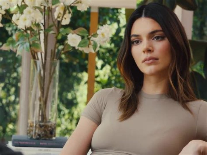 KUWTK: Kendall Jenner Is Back Walking The Runway And Making Some Daring Fashion Choices!