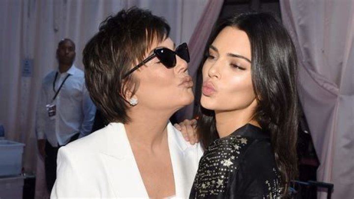 KUWTK: Kris Jenner Makes It Seem Like Kendall Jenner Is Pregnant And Her Daughter Calls Her Out For Sparking Rumors!