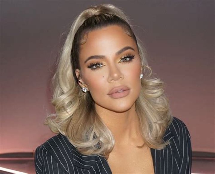 ‘KUWTK’ Viewer Calls Out Khloe Kardashian For Having Her Photo Edited on Instagram – The Side-By-Side Photos Are Painful To Watch