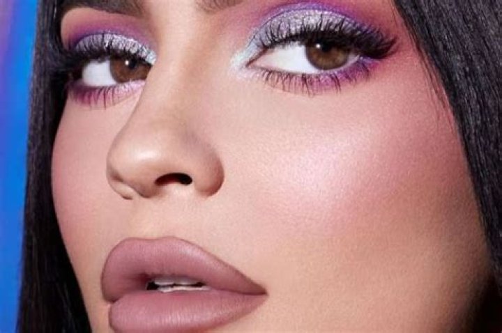 Kylie Jenner Demonstrates How She Makes Her Lips Look Twice Their Size — Check Out The Video