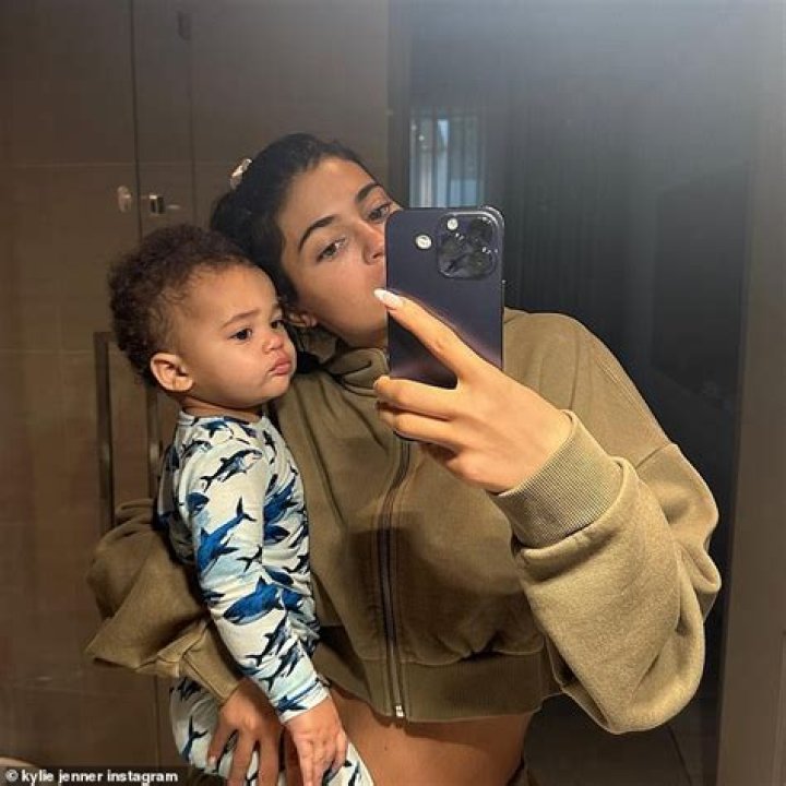 Kylie Jenner Gives Young Mothers Advice In This New Video