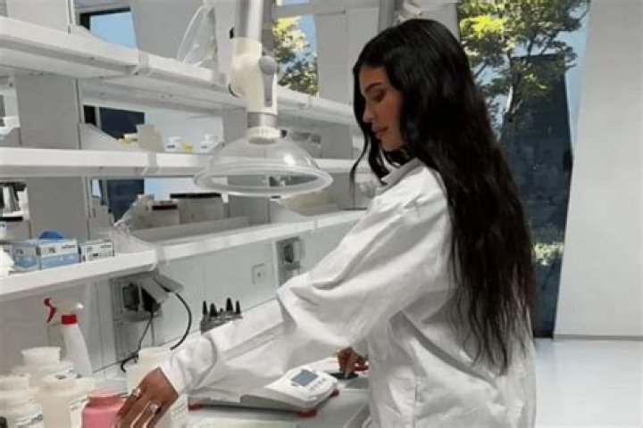 Kylie Jenner Is Accused Of Acting Unhygienically While Developing New Cosmetics