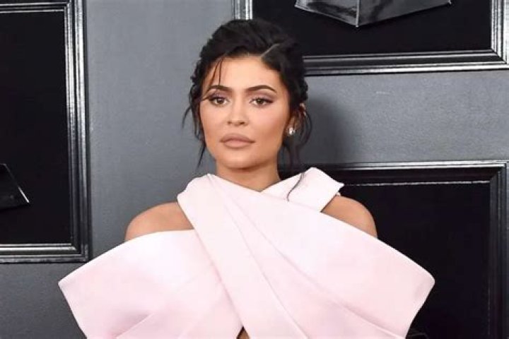 Kylie Jenner Is Moving On With Drake — Will She Give Him The Baby He Wanted With A Powerful Woman Like Rihanna?