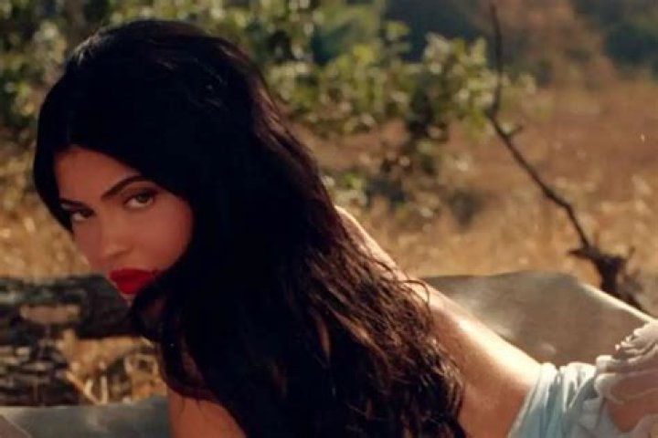 Kylie Jenner Puts Her Curvy Beach Body On Display In Revealing Bathing Suit Photos