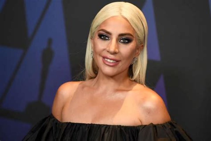 Lady Gaga Spotted Kissing Anonymous Man On New Year’s Eve