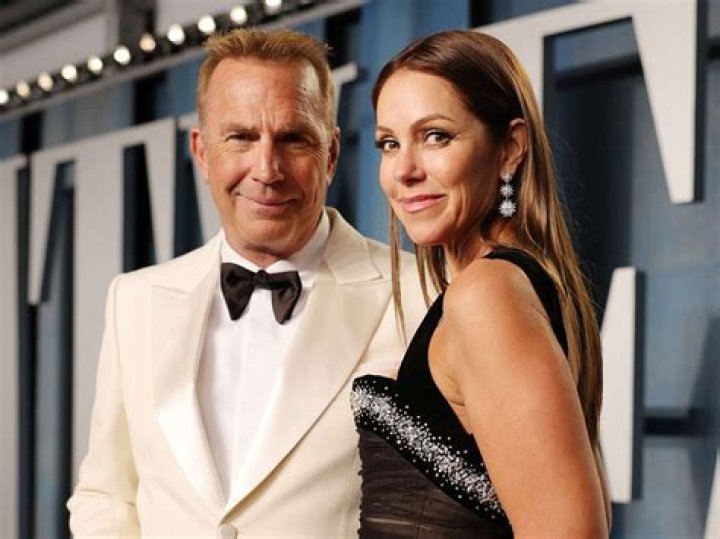 Larry King’s Soon-To-Be Ex-Wife Files For Spousal Support – She Wants Over $30,000 Per Month