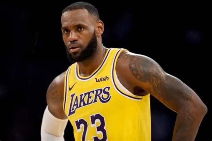 LeBron James Had Enough Of This Year: ‘What We Really Need To Cancel Is 2020’