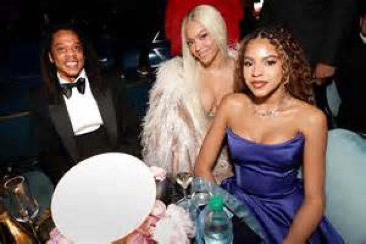 Lil Kim Calls Her Fans ‘Beehive’ And Beyoncé’s ‘Beyhive’ Is Mad About It!