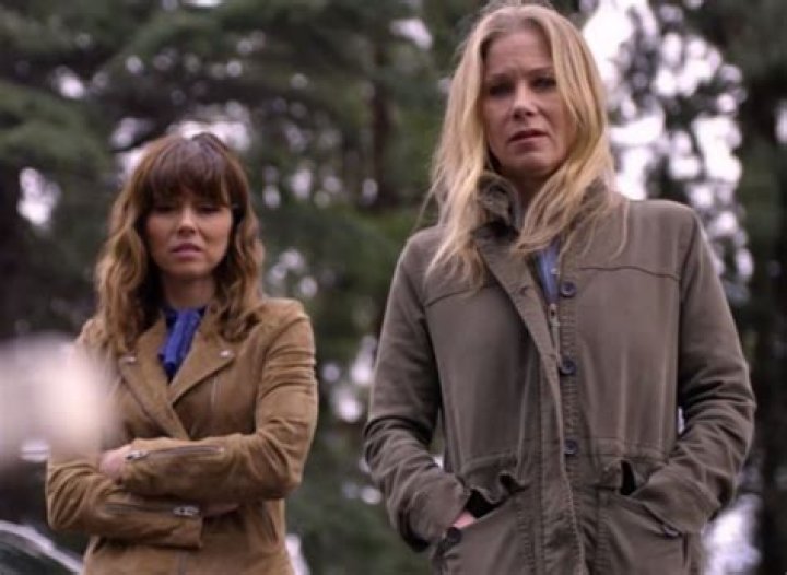 Linda Cardellini: From ‘The Curse of La Llorona’ And ‘Avengers: Endgame’ To ‘Dead to Me’ With Christina Applegate