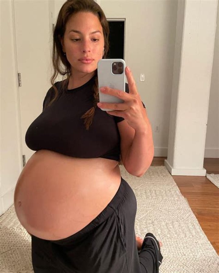 Lindsey Vonn Shares Videos As She Works Out With Pregnant Ashley Graham