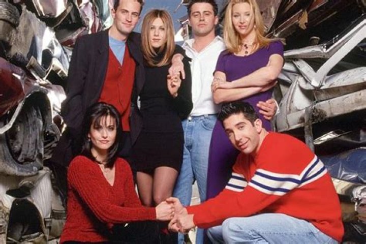 Lisa Kudrow Reveals She Thought ‘Friends’ Would Air For Much Longer Than 10 Seasons!
