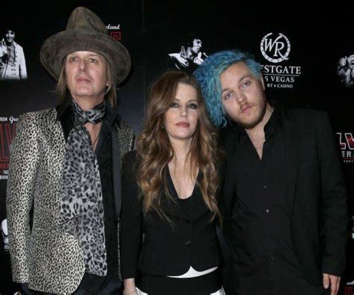Lisa Marie Presley And Former Husband Danny Keough Living Together Again Following The Death Of Their Son Benjamin