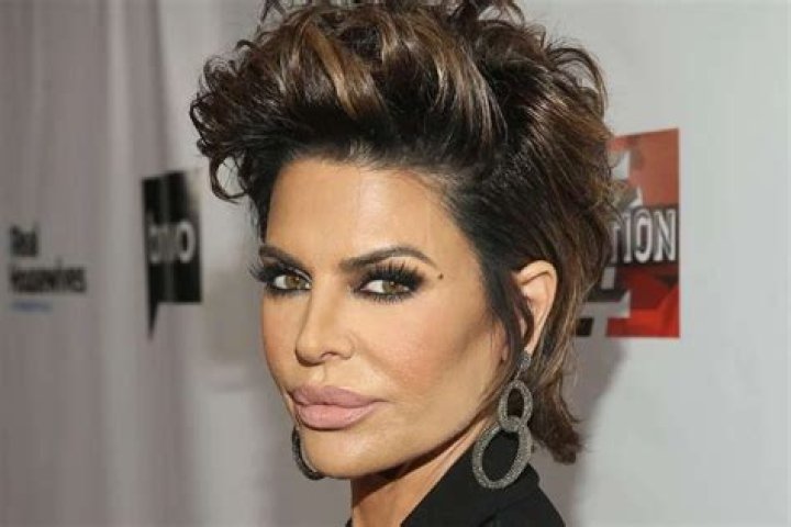 Lisa Rinna Says She ‘Probably’ Has An Eating Disorder As Well After Her Daughter Was Diagnosed With Anorexia