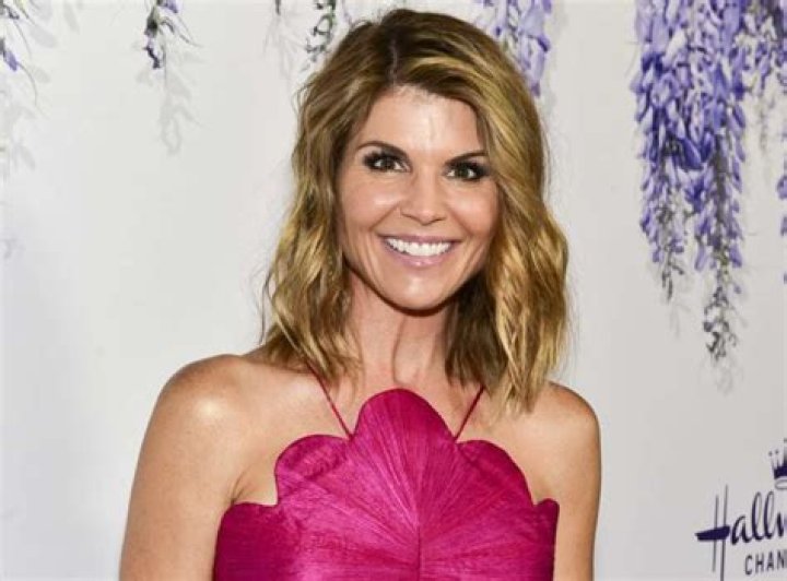 Lori Loughlin And Mossimo Giannulli Defend Themselves By Claiming They Were Misled By Rick Singer