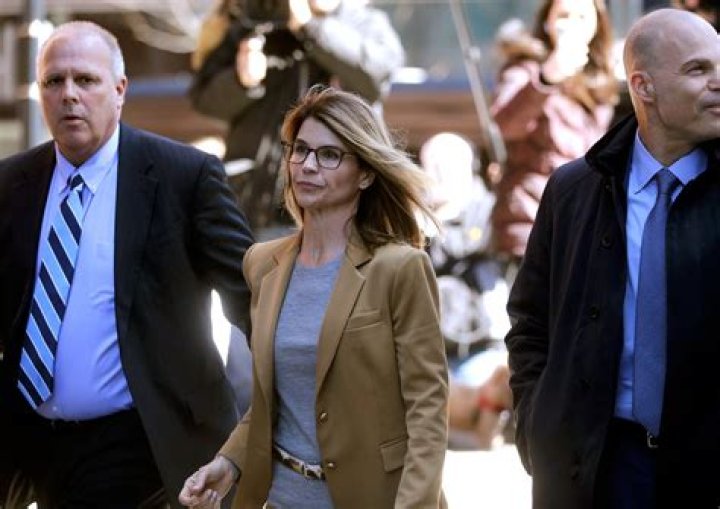 Lori Loughlin, Felicity Huffman Indicted In Federal College Admissions Bribery Case