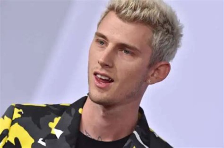 Machine Gun Kelly And Jeff Lewis Finally End Their Beef