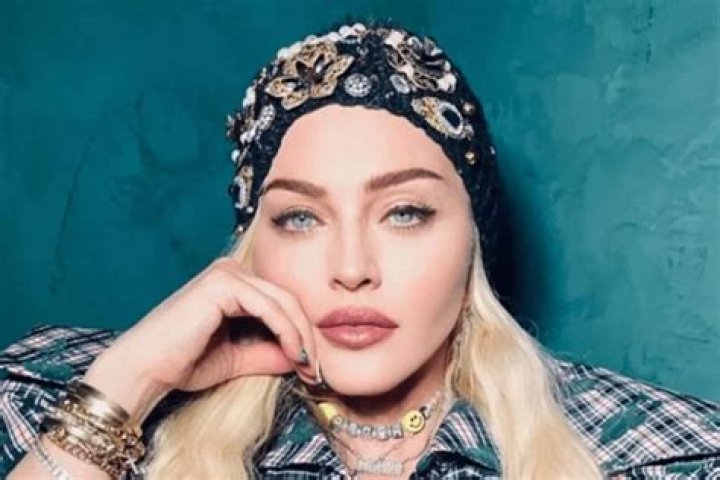 Madonna started posting her naked photos as Britney Spears did