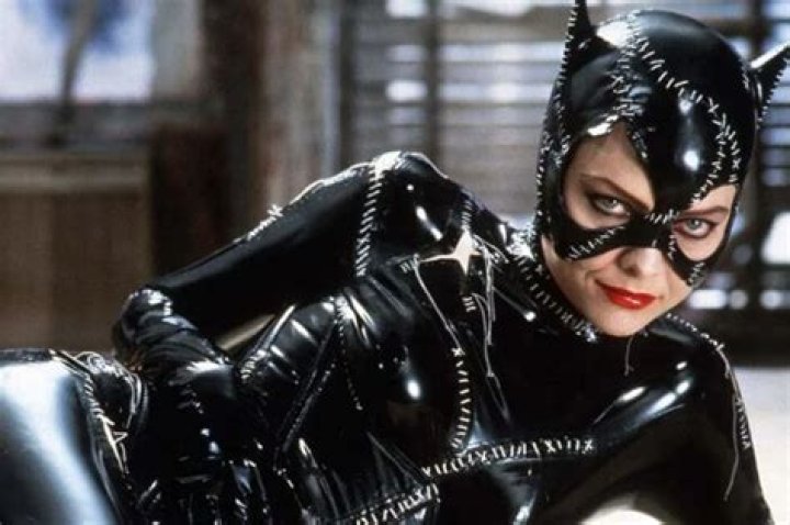 Michelle Pfeiffer As Catwoman Whipping The Heads Off Mannequins Is The Latest Viral Video