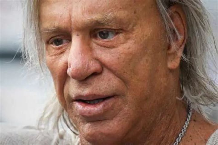 Mickey Rourke Slams Robert De Niro In Instagram Post
