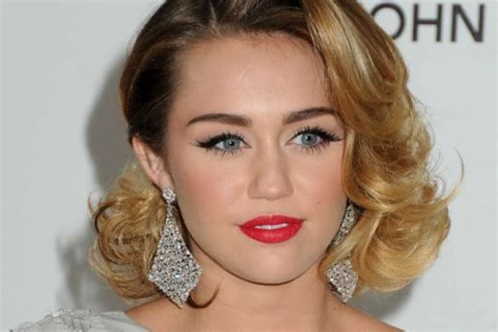 Miley Cyrus And Kaitlynn Carter ‘Twin’ Together In LA – Their Relationship Is Heating Up