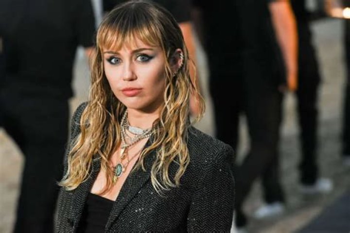 Miley Cyrus Talks About Love And Loyalty And Seems To Shade A Certain ‘Someone’ In Cryptic Post