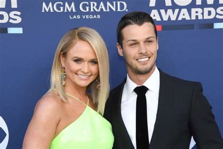 Miranda Lambert Looks Gorgeous In Colorful Swimsuit While Cuddling Hubby Brendan McLoughlin